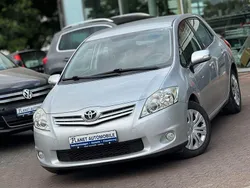 Silber Gebraucht 2011 Toyota Auris Life+ Limousine | 6.990 € (Fairer Preis)