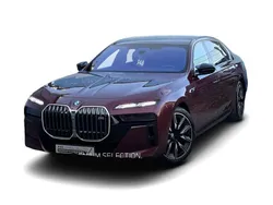 Rot Gebraucht 2024 BMW M760e M Sport Limousine | 139.764 €