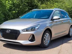 Beige Gebraucht 2017 Hyundai i30 Style Kombi | 11.490 € (Fairer Preis)