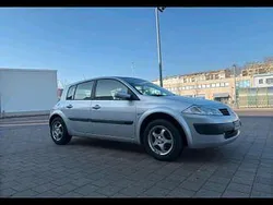 Silber Gebraucht 2005 Renault Mégane II Avantage Limousine | 3.450 €