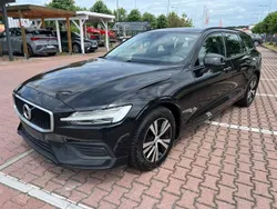 Schwarz Gebraucht 2020 Volvo V60 Momentum Kombi | 14.850 € (Guter Preis)