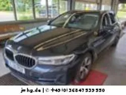 Saphirschwarz (metallic) Gebraucht 2023 BMW 520 Performance Kombi | 29.450 € (Superpreis)