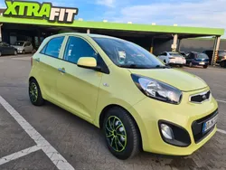 Grün Gebraucht 2014 Kia Picanto FIFA World Cup Edition Kleinwagen | 5.400 € (Fairer Preis)