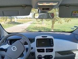 Weiß Gebraucht 2017 Renault Zoe Zen Kleinwagen | 6.500 € (Guter Preis)