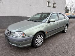 Grün Gebraucht 2001 Toyota Avensis Style Limousine | 2.490 € (Fairer Preis)