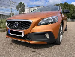 Braun Gebraucht 2013 Volvo V40 CC Summum Kombi | 13.500 €