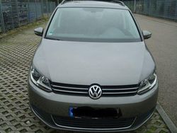 Braun Gebraucht 2011 VW Touran Conceptline Van / Kleinbus | 16.800 €
