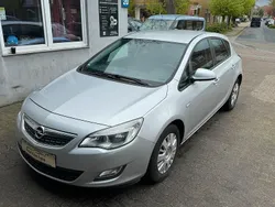Silber Gebraucht 2010 Opel Astra Limousine | 5.900 € (Teuer)