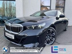 Black sapphire Gebraucht 2024 BMW 520 Shadowline Limousine | 51.430 € (Teuer)