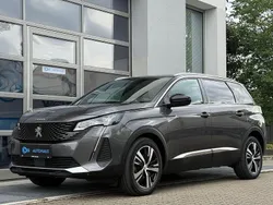 Grau Gebraucht 2022 Peugeot 5008 GT Van / Kleinbus | 24.890 € (Fairer Preis)
