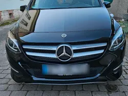 Schwarz Gebraucht 2018 Mercedes 220 Kombi | 21.399 €