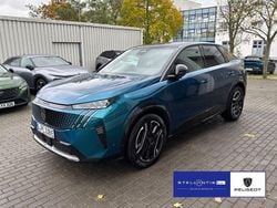 Blau Neu 2025 Peugeot e-3008 GT SUV | 48.290 € (Guter Preis)