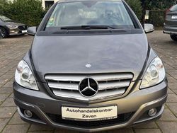 Grau Gebraucht 2009 Mercedes B200 Van / Kleinbus | 5.000 € (Fairer Preis)
