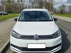 Weiß Gebraucht 2019 VW Touran IQ Drive Van / Kleinbus | 20.500 € (Guter Preis)
