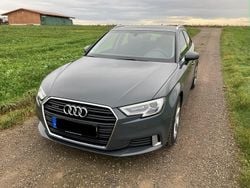 Grau Gebraucht 2019 Audi A3 Sport Kombi | 23.900 € (Fairer Preis)