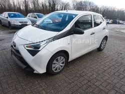 Weiß Gebraucht 2019 Toyota Aygo Kleinwagen | 8.990 € (Fairer Preis)