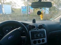 Blau Gebraucht 2006 Ford Focus Limousine | 1.153 € (Guter Preis)