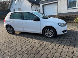 Weiß Gebraucht 2012 VW Golf Style Limousine | 5.950 € (Fairer Preis)