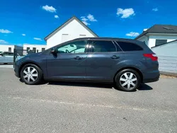 Grau Gebraucht 2013 Ford Focus Trend Limousine | 3.700 € (Guter Preis)