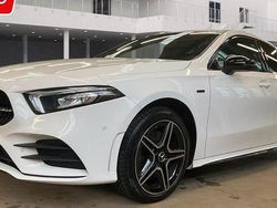 Weiß Gebraucht 2020 Mercedes A250 AMG Limousine | 24.950 € (Fairer Preis)