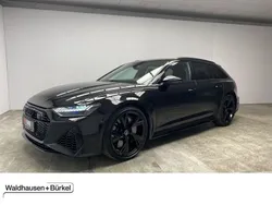 Mythosschwarz (metallic) Gebraucht 2022 Audi RS6 Ambiente Kombi | 107.500 € (Etwas zu teuer)