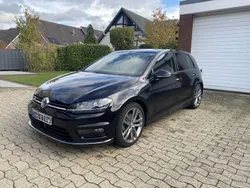 Schwarz Gebraucht 2016 VW Golf VII Highline Limousine | 11.700 € (Fairer Preis)