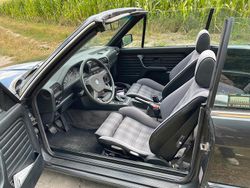 Grau Gebraucht 1991 BMW 318 Cabriolet Cabrio | 13.900 €