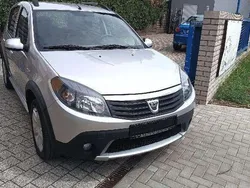 Platingrau Gebraucht 2012 Dacia Sandero Stepway Kleinwagen | 5.990 € (Fairer Preis)