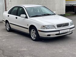 Weiß Gebraucht 1998 Volvo S40 Limousine | 3.450 €