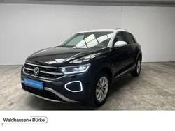 Deep black perleffekt Gebraucht 2024 VW T-Roc Style SUV | 29.900 € (Fairer Preis)