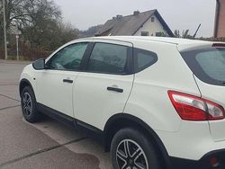 Weiß Gebraucht 2012 Nissan Qashqai Visia SUV | 6.200 € (Fairer Preis)