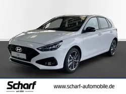 Weiss Neu 2025 Hyundai i30 Advantage Limousine | 24.290 € (Guter Preis)