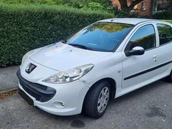 Weiß Gebraucht 2009 Peugeot 206+ Kleinwagen | 2.800 € (Fairer Preis)