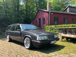 Grau Gebraucht 1995 Volvo 945 Kombi | 12.800 €