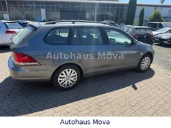 Grau Gebraucht 2012 VW Golf VI Trendline Kombi | 3.988 € (Fairer Preis)