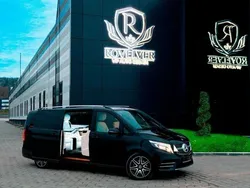 Obsidianschwarz Gebraucht 2022 Mercedes V300 AMG Van / Kleinbus | 369.495 €