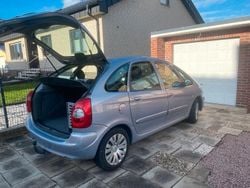 Blau Gebraucht 2005 Citroën Xsara Picasso Comfort Van / Kleinbus | 1.950 € (Etwas zu teuer)