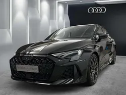 Mythosschwarz metallic Gebraucht 2025 Audi RS3 Ambiente Kleinwagen | 81.000 €