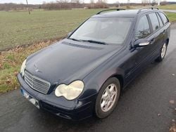 Blau Gebraucht 2003 Mercedes C220 Classic Kombi | 1.900 € (Fairer Preis)