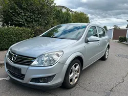 Silber Gebraucht 2008 Opel Astra Limousine | 2.200 €