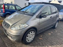 Grau Gebraucht 2006 Mercedes A180 Van / Kleinbus | 2.950 € (Fairer Preis)