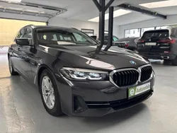 Grau Gebraucht 2020 BMW 520 Performance Kombi | 28.999 € (Fairer Preis)