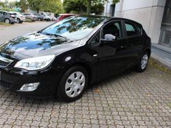 Schwarz Gebraucht 2010 Opel Astra Edition Limousine | 4.300 € (Fairer Preis)