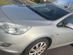 Grau Gebraucht 2011 Opel Astra Limousine | 4.890 € (Fairer Preis)