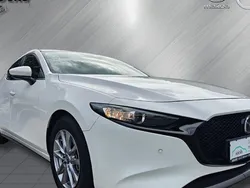 Weiß Gebraucht 2020 Mazda 3 Selection Limousine | 19.445 € (Guter Preis)