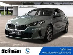 Grün Gebraucht 2024 BMW 120 Sport Line Kleinwagen | 35.490 € (Guter Preis)