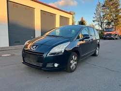 Blau Gebraucht 2010 Peugeot 5008 Van / Kleinbus | 3.900 €