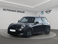 Midnight black Gebraucht 2023 Mini Cooper SE Hatch Kleinwagen | 21.780 € (Fairer Preis)