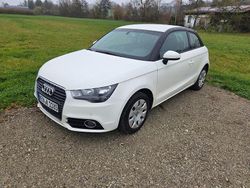 Weiß Gebraucht 2014 Audi A1 Ambiente Limousine | 4.800 € (Superpreis)