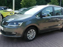 Grau Gebraucht 2017 VW Sharan Van / Kleinbus | 19.990 € (Guter Preis)